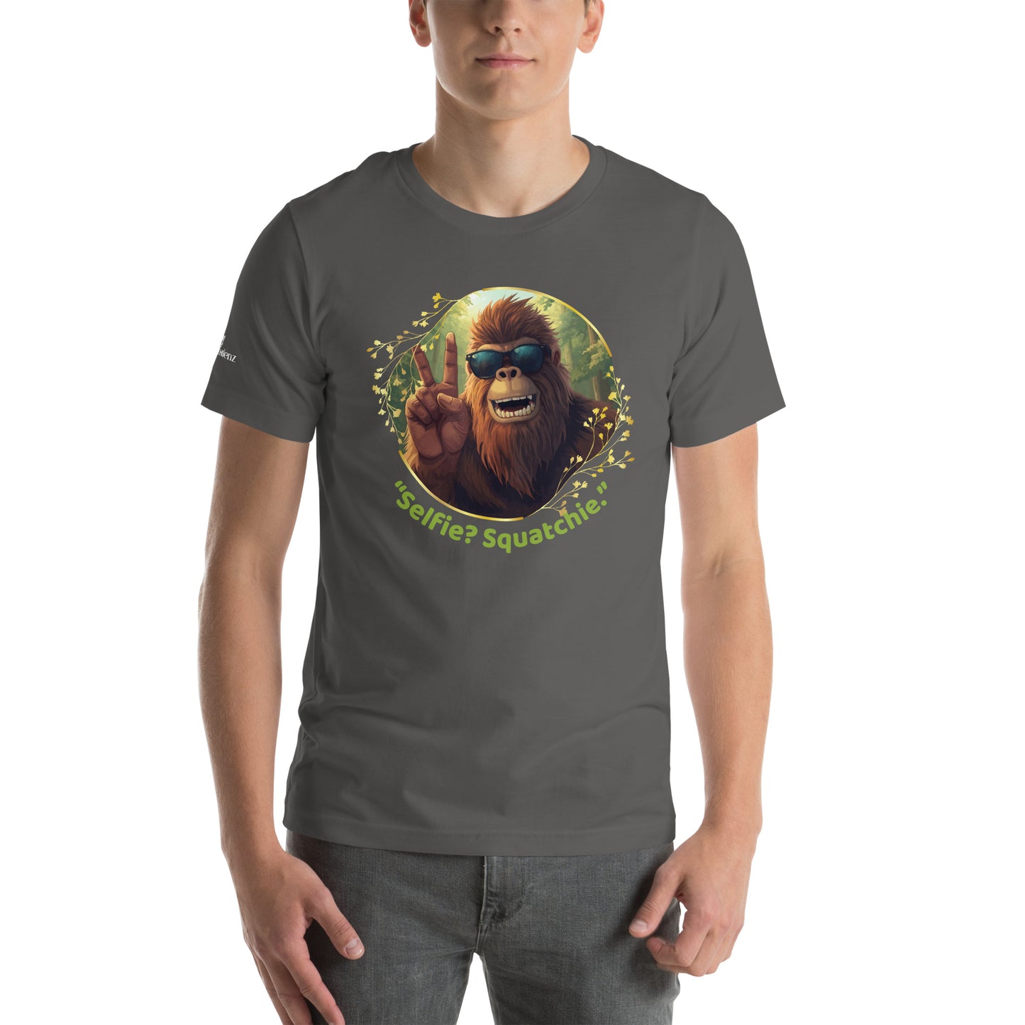 Sasquatch Selfie T-Shirt | Hilarious Bigfoot Gift